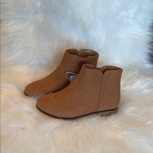 Cat and jack camel suede boots size 11